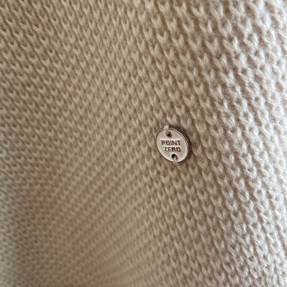 Point Zero- cream tunic sweater - Picture 2 of 6